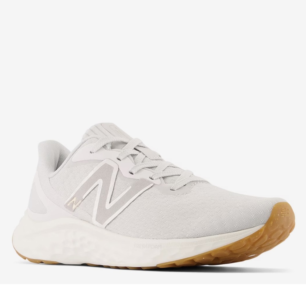 NWOT Women’s New Balance Shoe